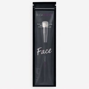 ✨ Huda Beauty Face | Conceal & Blend Makeup Brush ✨